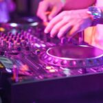 Profesjonalny DJ na imprezy okolicznościowe w Bydgoszczy – gwarancja udanej zabawy